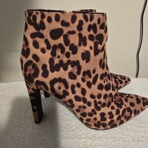 Fashion Nova Leopard Print Ankle Booties. Narrow Boots. Fits Tight.